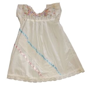 Vintage Toddler Girls White Floral Embroidered Dress 9-12Mposhmark